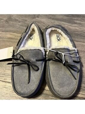 New Nordstrom Rack Gray fleece lined slippers- Size small.